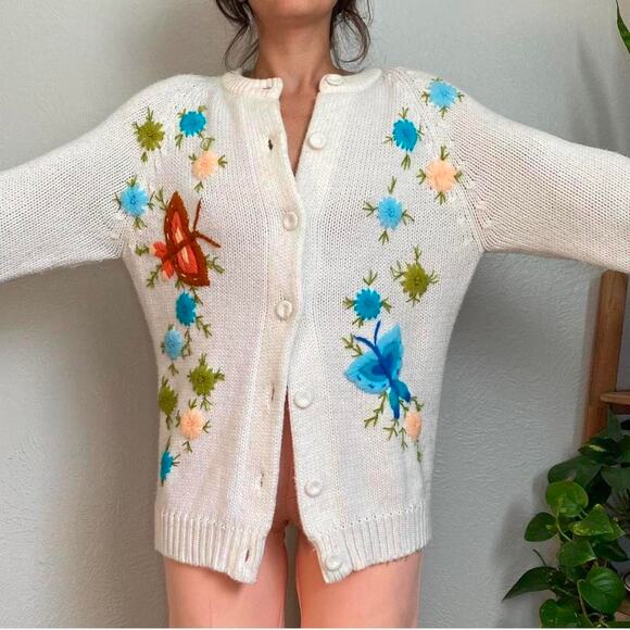 Vintage butterfly and floral cardigan - Picture 6 of 8